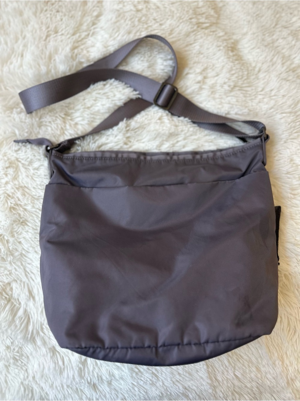 lululemon Go Lightly Shoulder Crossbody Bag Magnum Gray Purple Travel Women’s - Picture 2 of 12